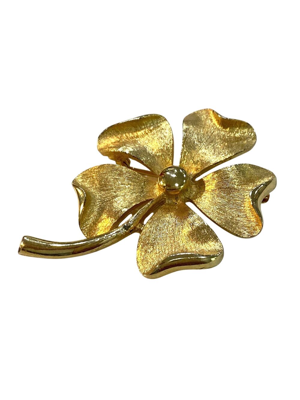Sarah Coventry Gold Tone Flower Power Brooch Dogwood Blossom Pin Vintage Fashion